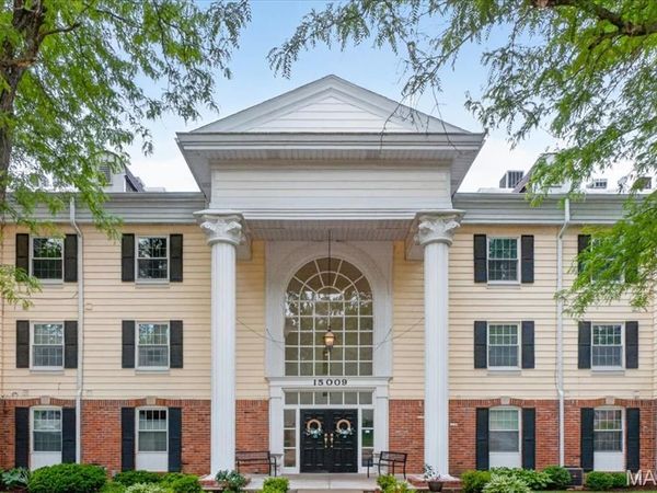 15009 Claymoor Court, Unit 8, Chesterfield, MO 63017