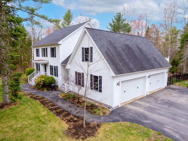 39 Eaton Ridge Drive, Holden, ME 04429
