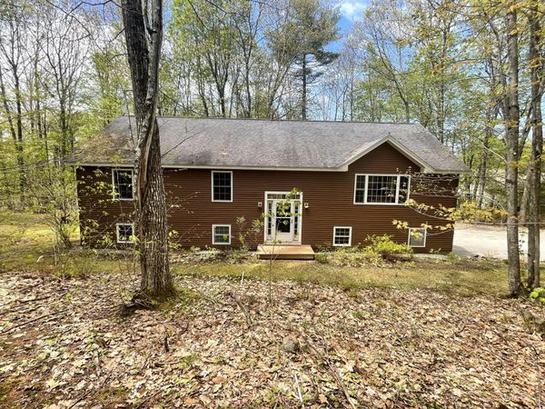 6 Eisenhower Court, Naples, ME 04055
