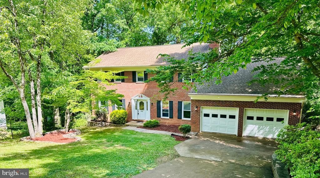 16048 FAIRWAY DRIVE, DUMFRIES, VA 22025