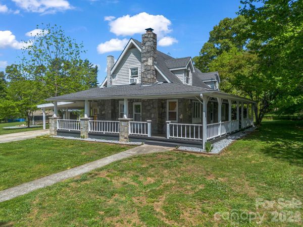 363 Etowah School Road , Hendersonville, NC 28739