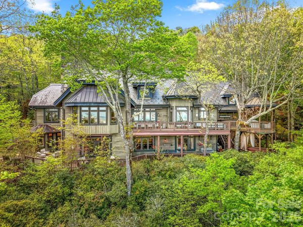 1052 Toxaway Drive , Lake Toxaway, NC 28747