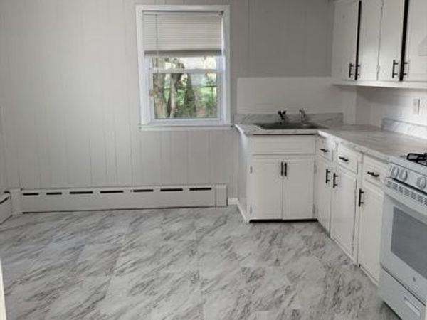 86 Hunter St, Unit 2N, Fall River, MA 02721