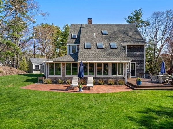 19 Saltmeadow Ln, Duxbury, MA 02332