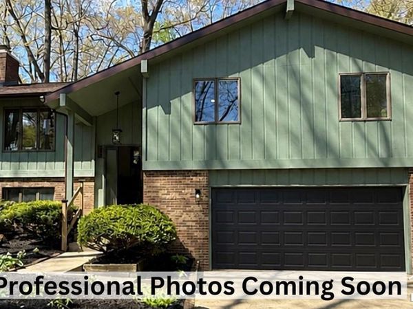 1882 Brookwood Lane, Temperance, MI 48182