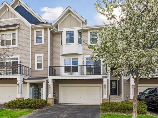 15592 Eagles Nest Way, Apple Valley, MN 55124