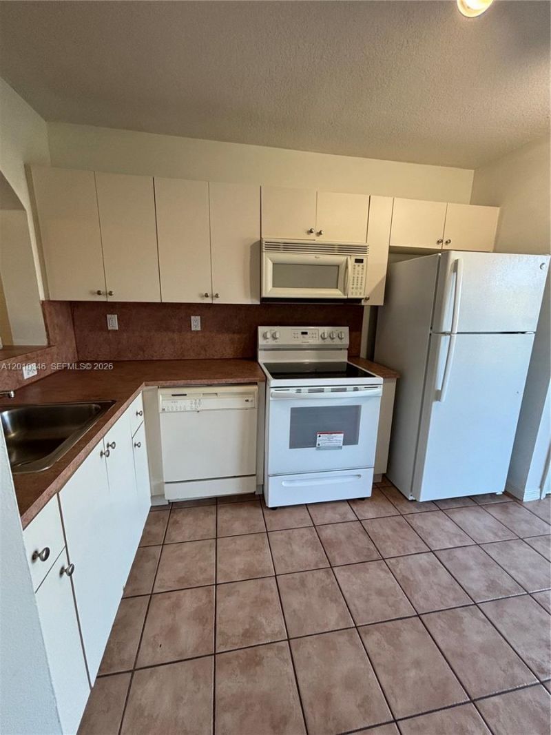 3395 NE 10th St , Unit 103, Homestead, FL 33033 Photo