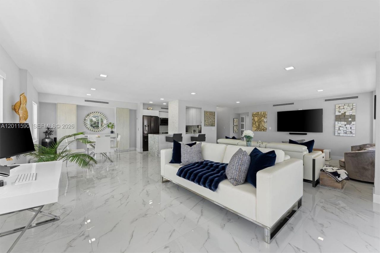 340 Sunset Dr , Unit 1810, Fort Lauderdale, FL 33301 Photo