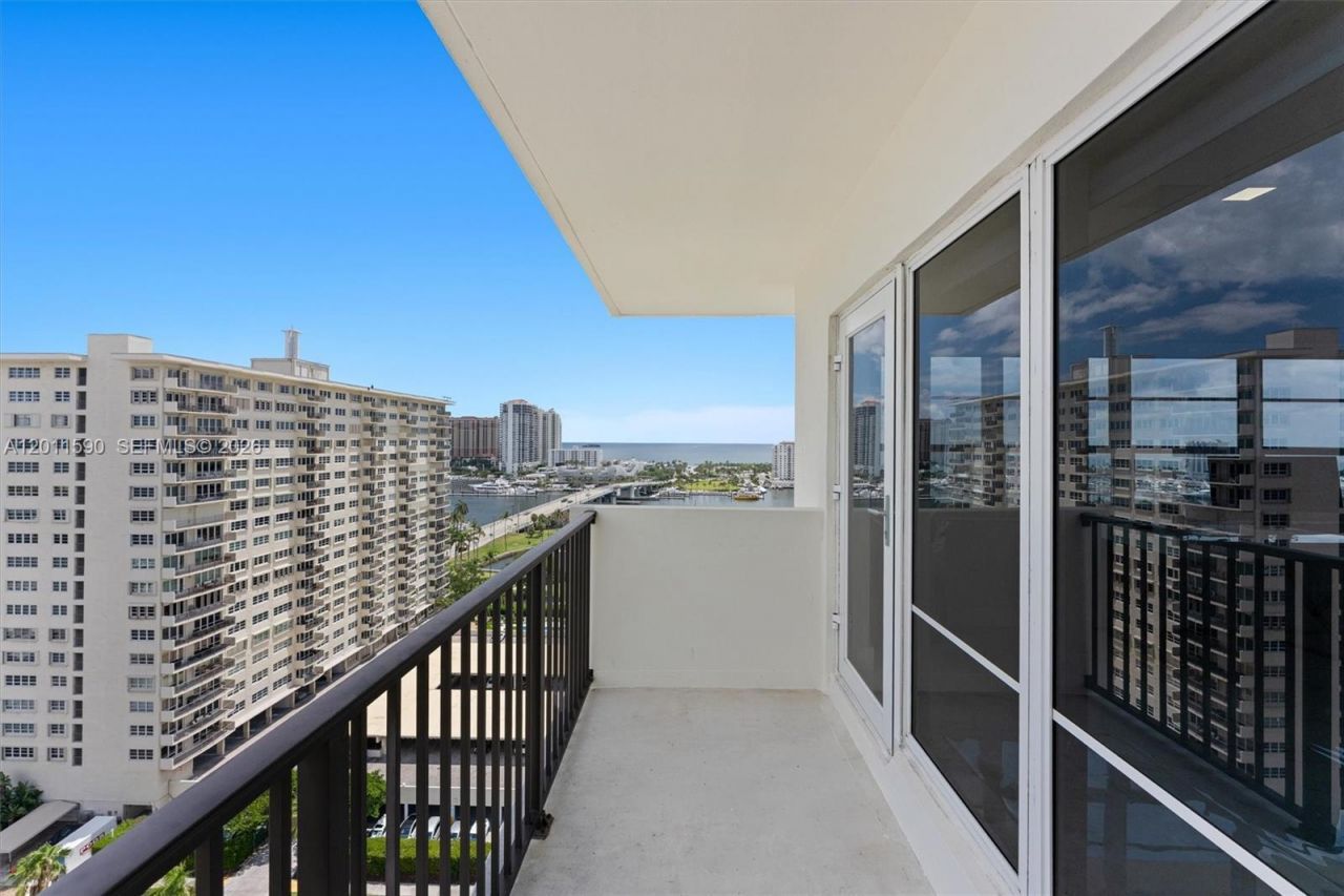340 Sunset Dr , Unit 1810, Fort Lauderdale, FL 33301 Photo