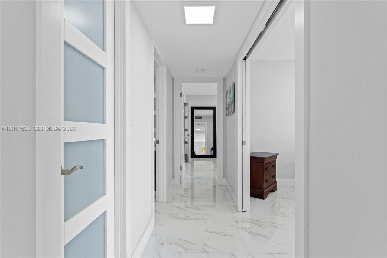 340 Sunset Dr , Unit 1810, Fort Lauderdale, FL 33301 Photo