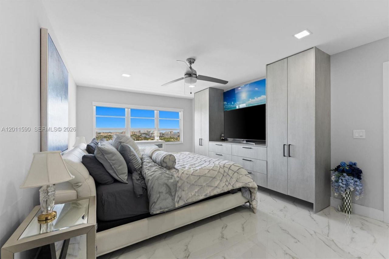340 Sunset Dr , Unit 1810, Fort Lauderdale, FL 33301 Photo