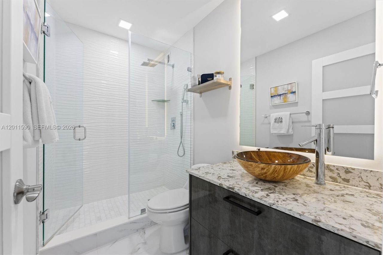 340 Sunset Dr , Unit 1810, Fort Lauderdale, FL 33301 Photo