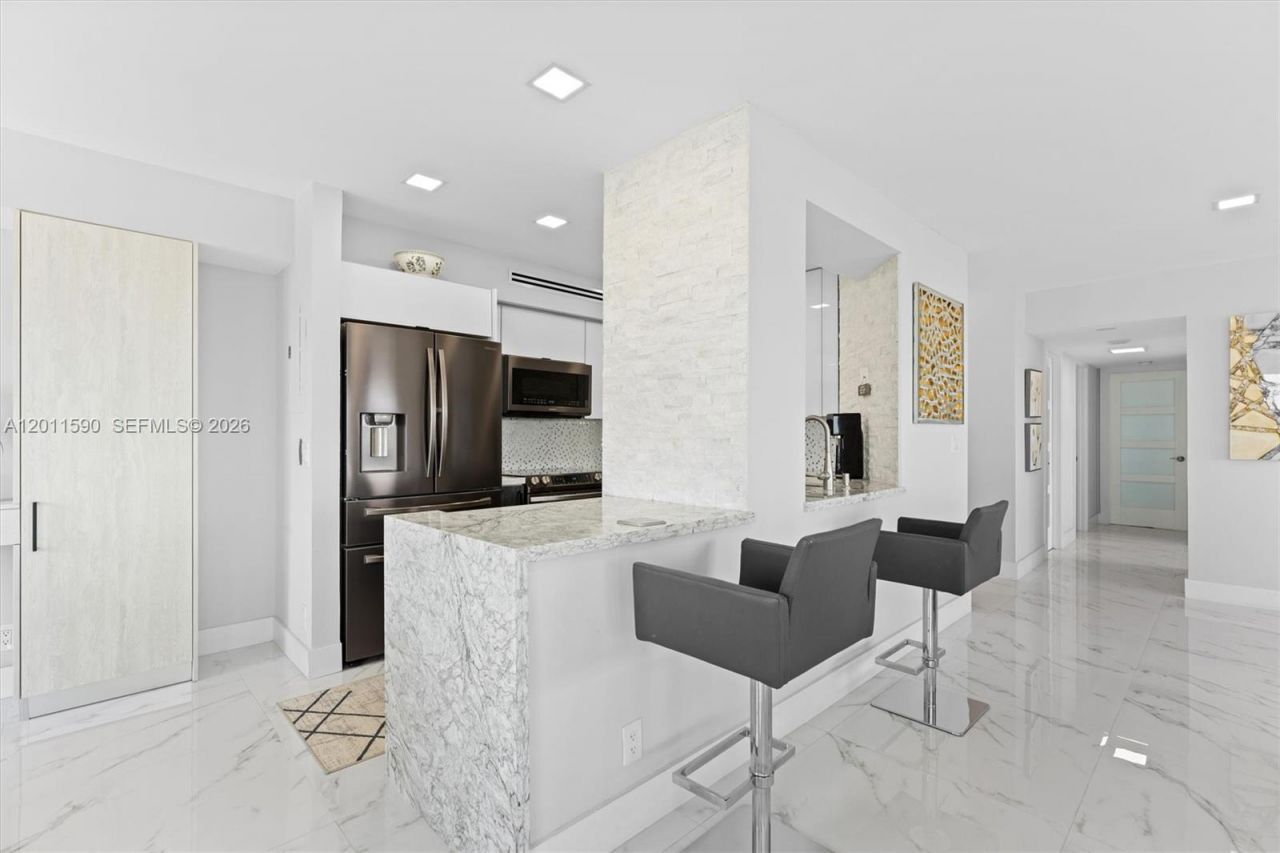 340 Sunset Dr , Unit 1810, Fort Lauderdale, FL 33301 Photo