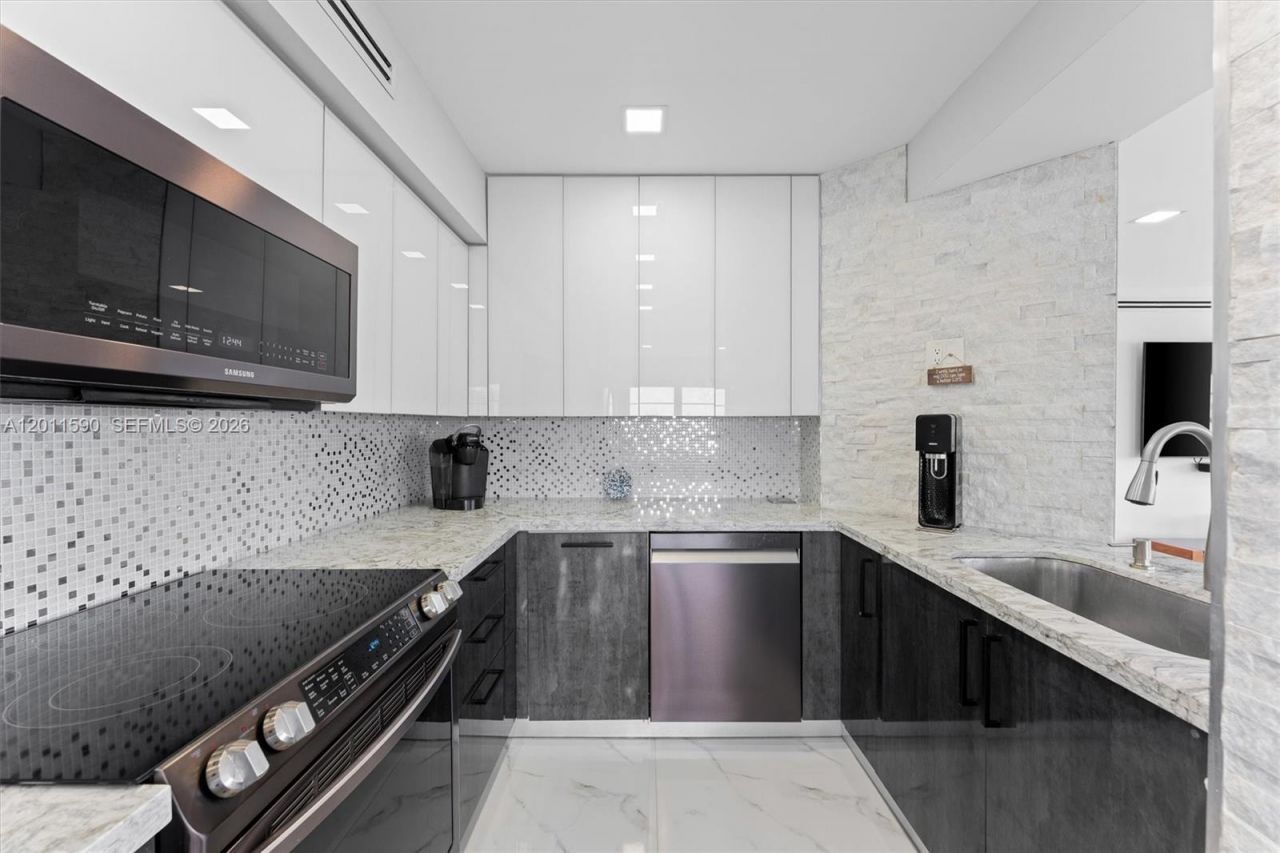 340 Sunset Dr , Unit 1810, Fort Lauderdale, FL 33301 Photo