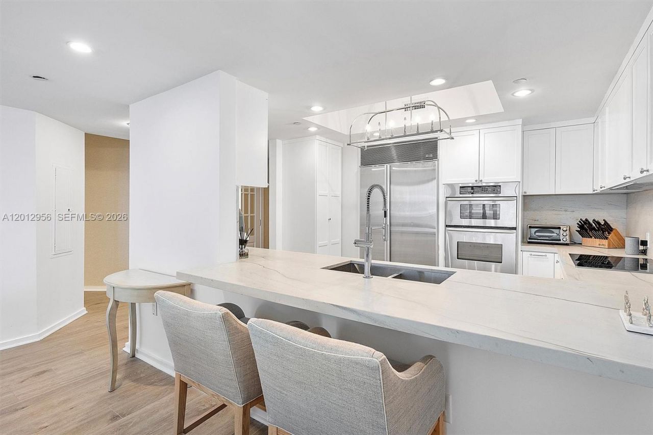 9401 Collins Ave, Unit 505, Surfside, FL 33154 Photo
