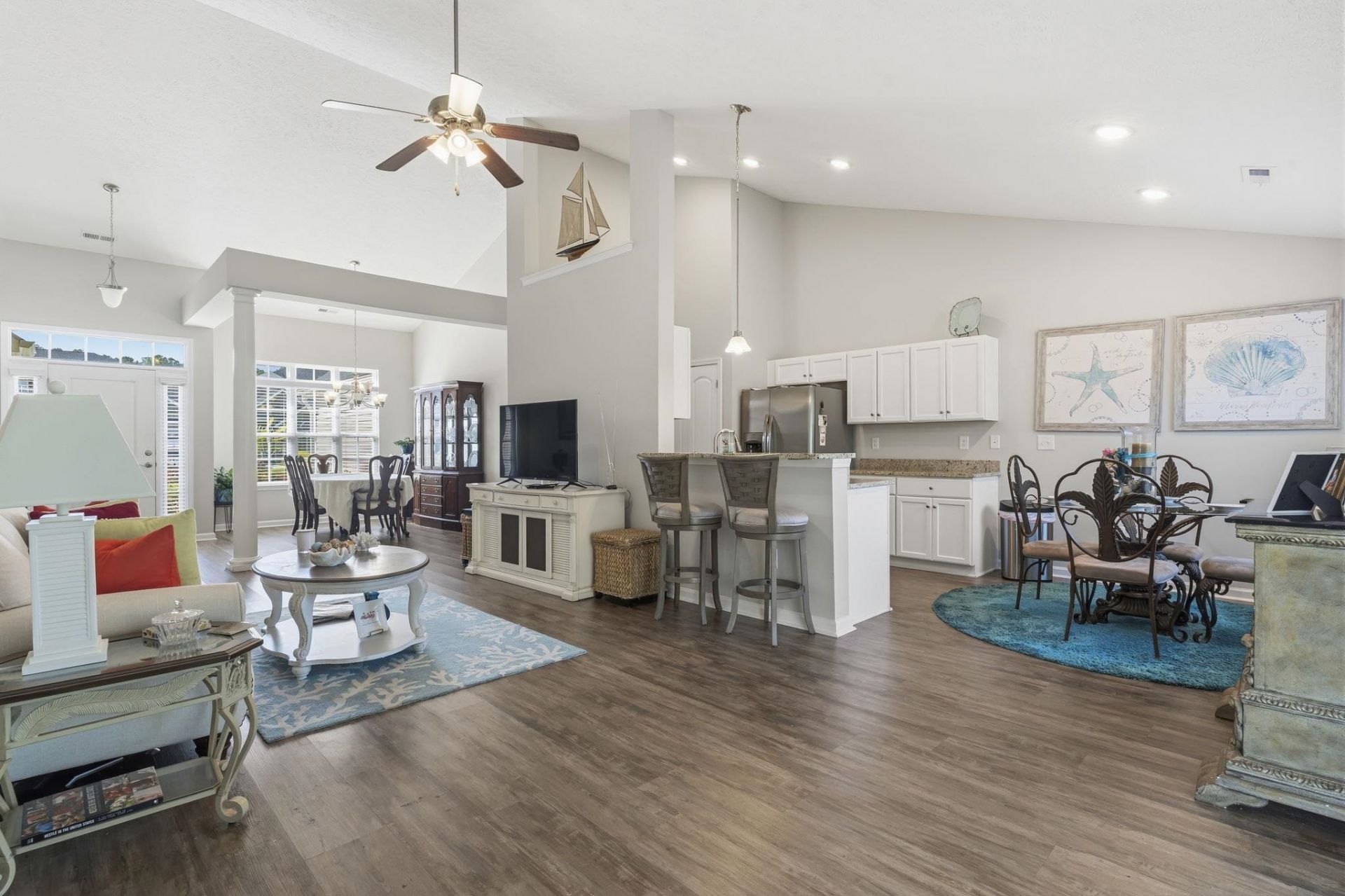 669 Sun Colony Blvd.  Photo 10