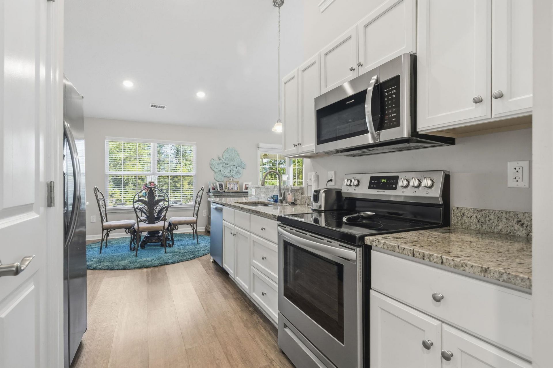 669 Sun Colony Blvd.  Photo 14