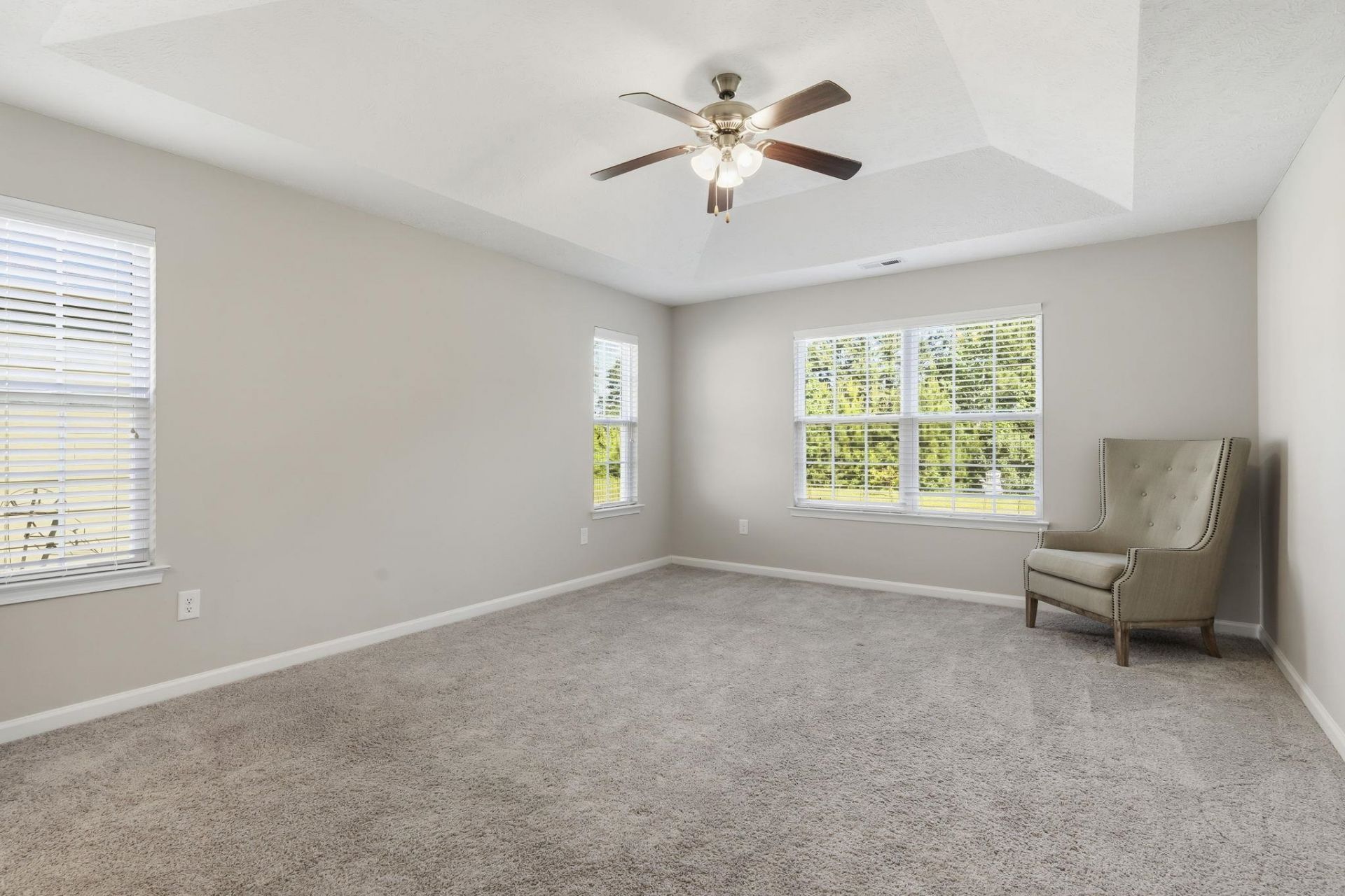 669 Sun Colony Blvd.  Photo 18