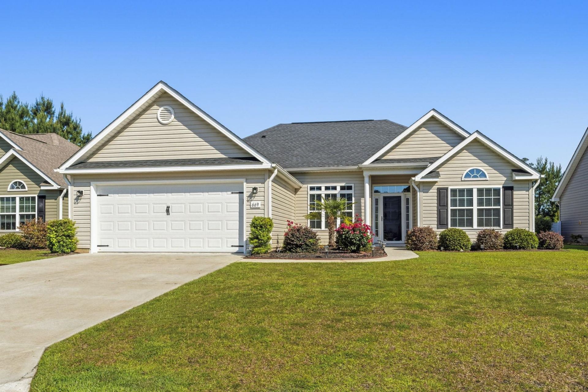 669 Sun Colony Blvd.  Photo 31