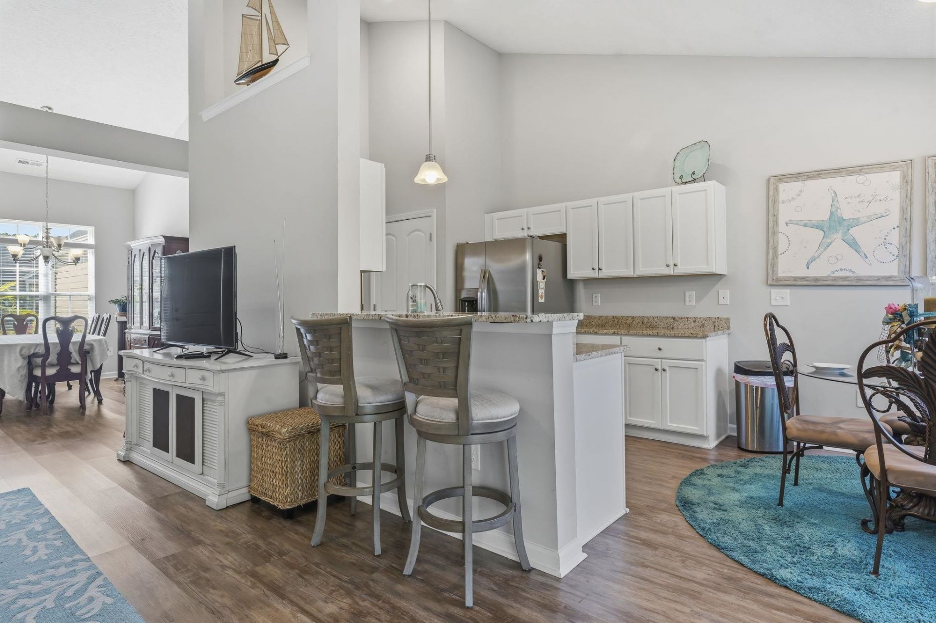 669 Sun Colony Blvd.  Photo 8