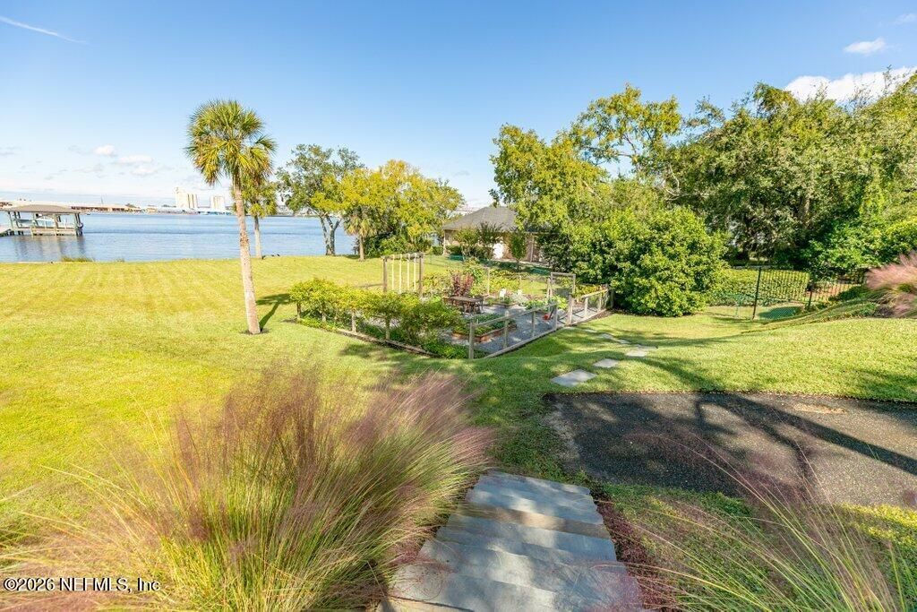 4626 River Point Road W, Jacksonville, FL 32207 Photo