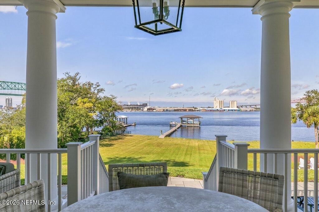 4626 River Point Road W, Jacksonville, FL 32207 Photo