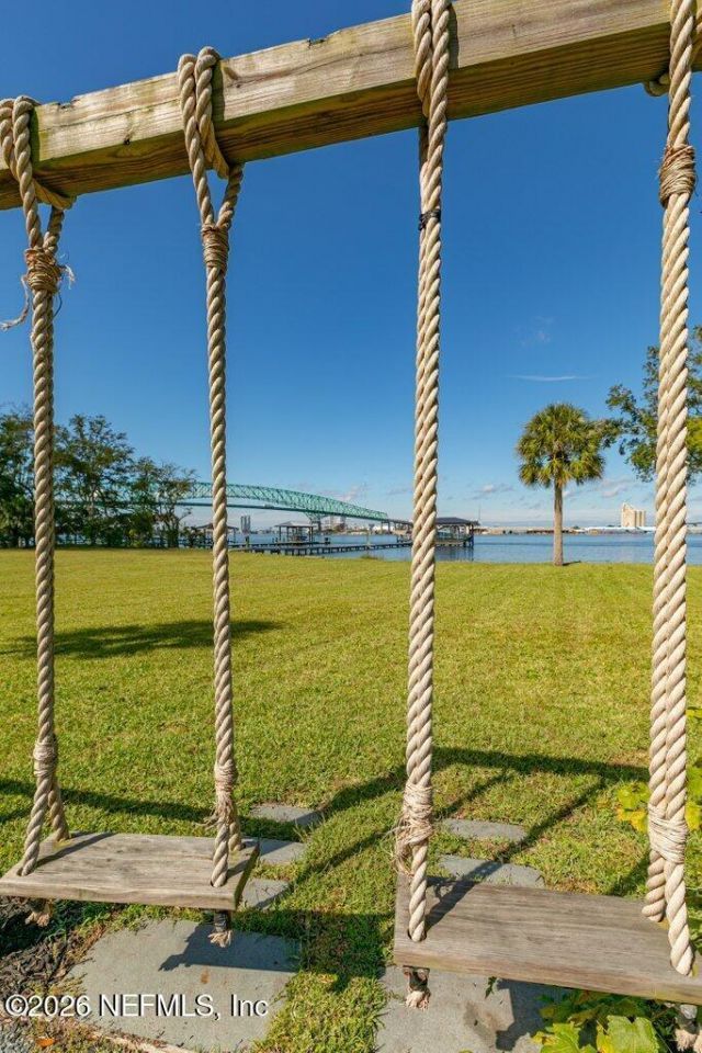 4626 River Point Road W, Jacksonville, FL 32207 Photo