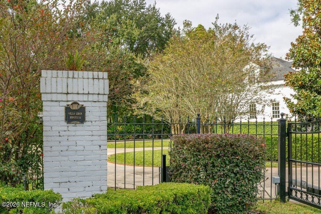 4626 River Point Road W, Jacksonville, FL 32207 Photo