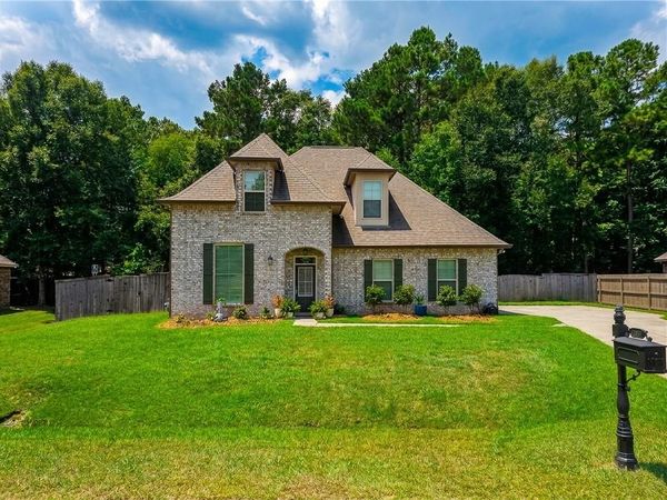 832 LEE Drive, Ponchatoula, LA 70454