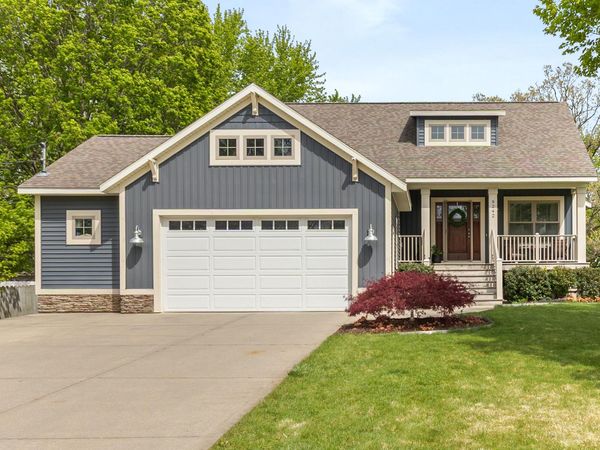 8242 Hearthway Avenue, Jenison, MI 49428