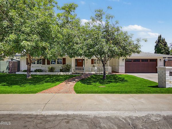 302 E HARMONT Drive, Phoenix, AZ 85020
