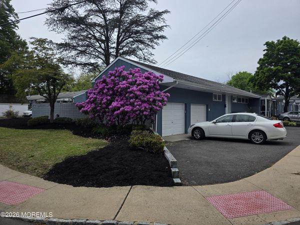 19 Dey Street, Englishtown, NJ 07726