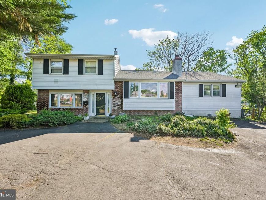 2 Flamingo Road , Hatboro, PA 19040 Main Photo
