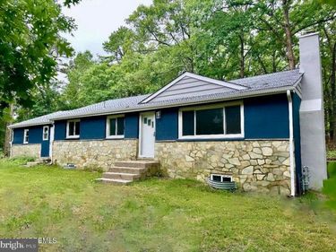 135 S MAIN STREET, BARNEGAT, NJ 08005
