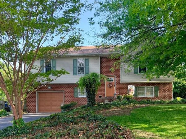 107 NORTHVIEW DRIVE, HANOVER, PA 17331