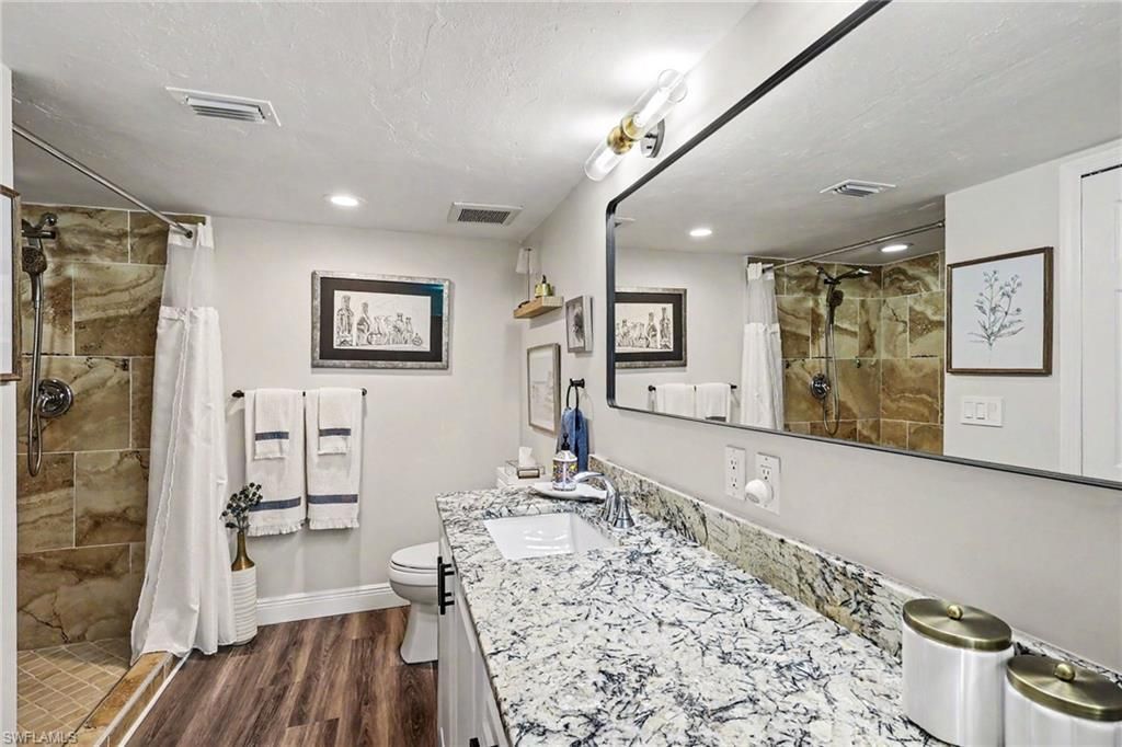 5950 Trailwinds Dr , Unit 222, Fort Myers, FL 33907 Photo