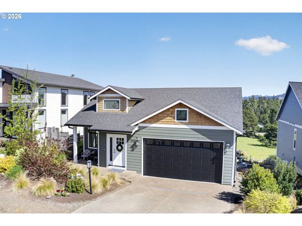 540 Seaview DR, Manzanita, OR 97130