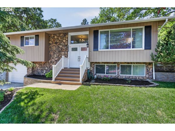 3226 W 12TH ST, The Dalles, OR 97058