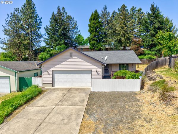 356 DARK HORSE ST, Roseburg, OR 97471