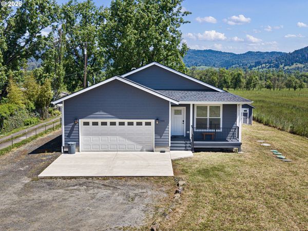 955 OAK HILL RD, Roseburg, OR 97471