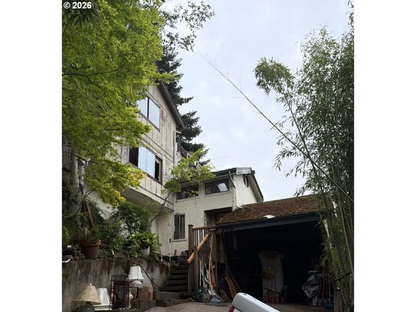 3705 UNIVERSITY ST, Eugene, OR 97405