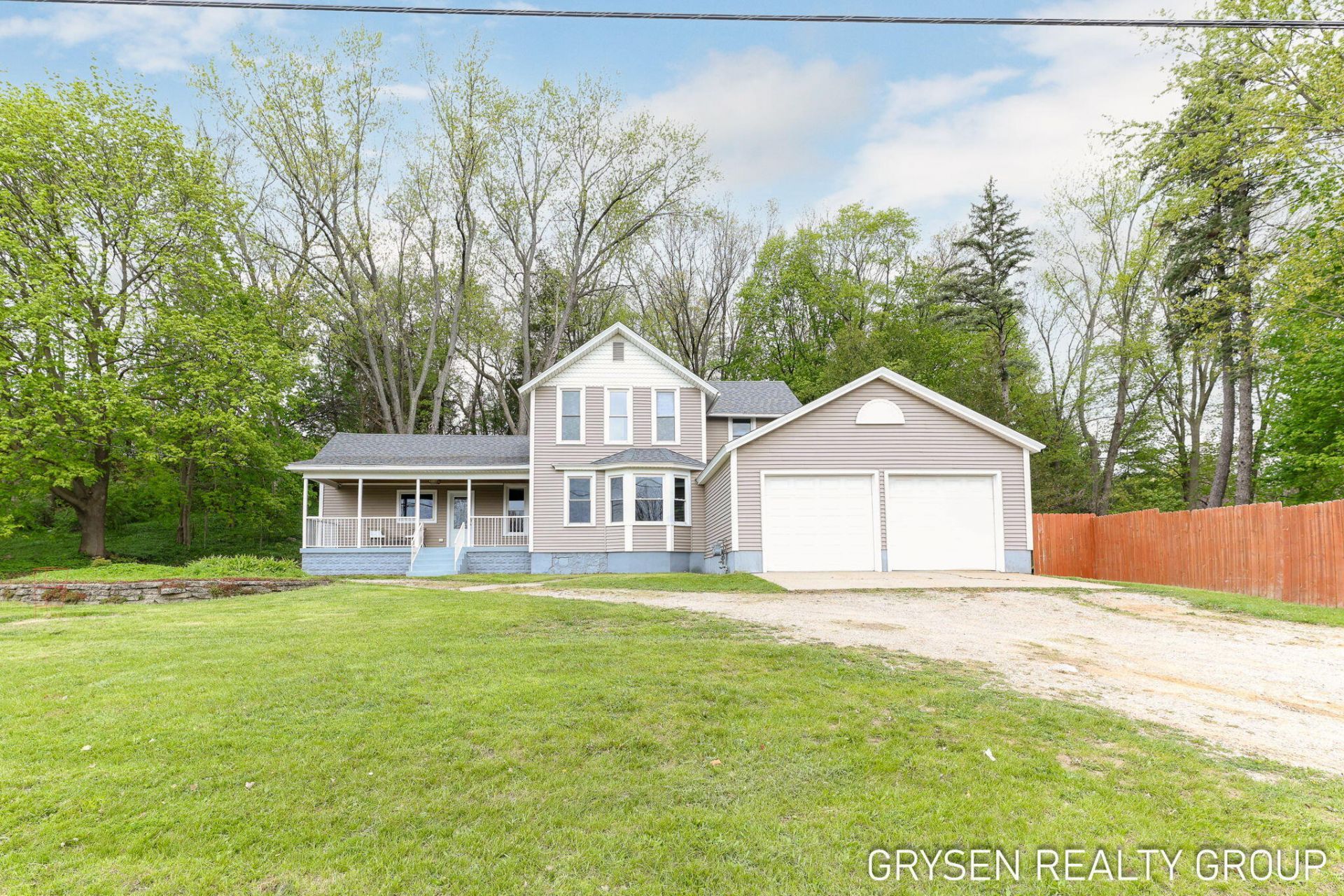5527 W River Drive Ne, Comstock Park, MI 49321 Main Photo