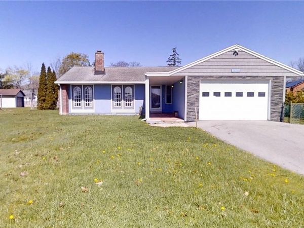 1894 E River Road, Grand Island, NY 14072