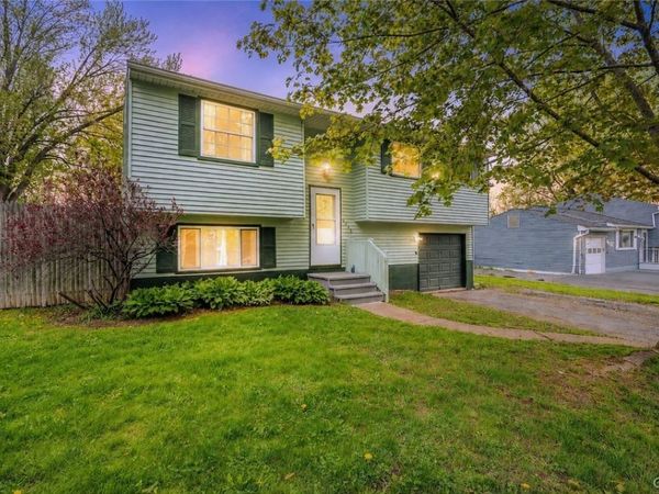 8298 Larkspur Drive, Baldwinsville, NY 13027
