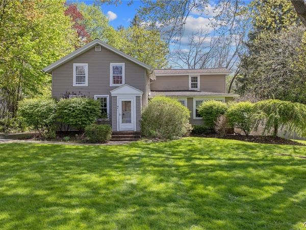 4 Lynacres Boulevard, Fayetteville, NY 13066
