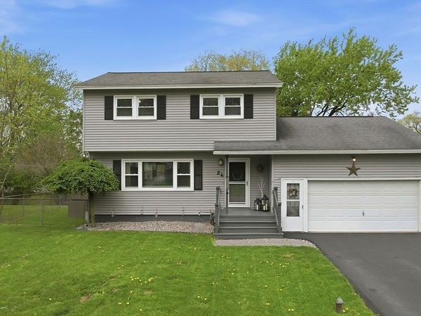 24 Ardencrest Road , Liverpool, NY 13090