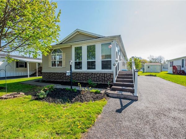 6294 Whispering Woods State Route 104, Williamson, NY 14589