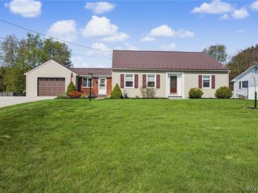 62 W Edgewood Drive, Springville, NY 14141