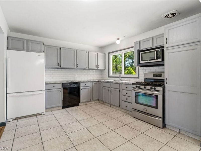 9883 Meldon Drive , Streetsboro, OH 44241 Photo 13