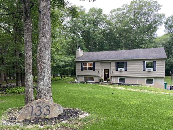 133 Cherry Hill Circle , Hawley, PA 18428